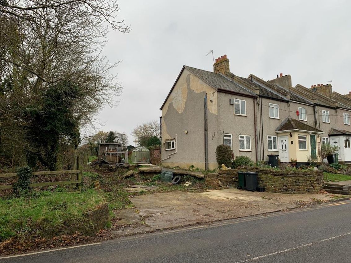 Auction 1 Bean Hill Cottages, Southfleet Road, Bean, Dartford, Kent