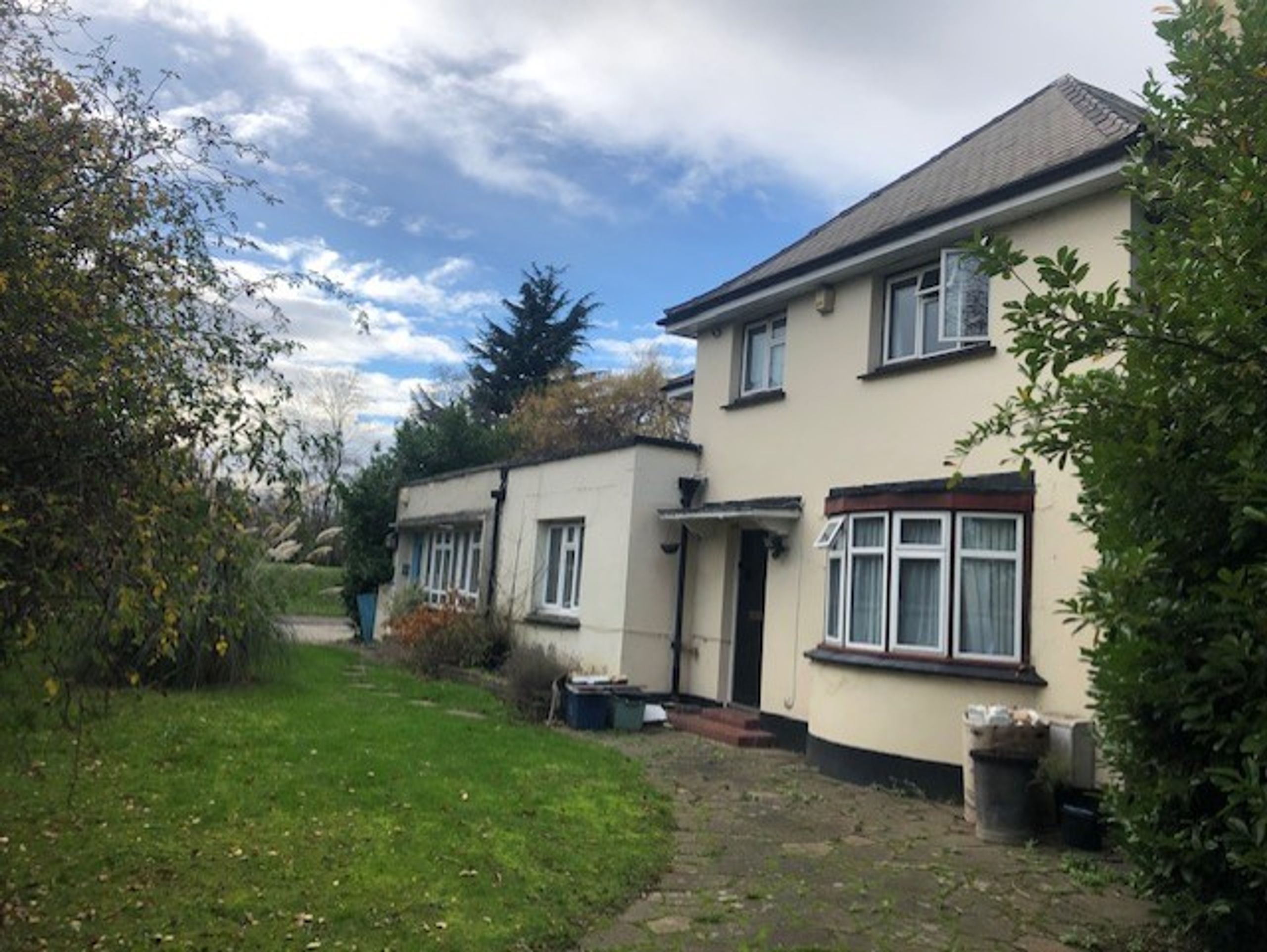 For Sale East Lodge, Longwood Gardens, Ilford, Greater London, IG5 0ET