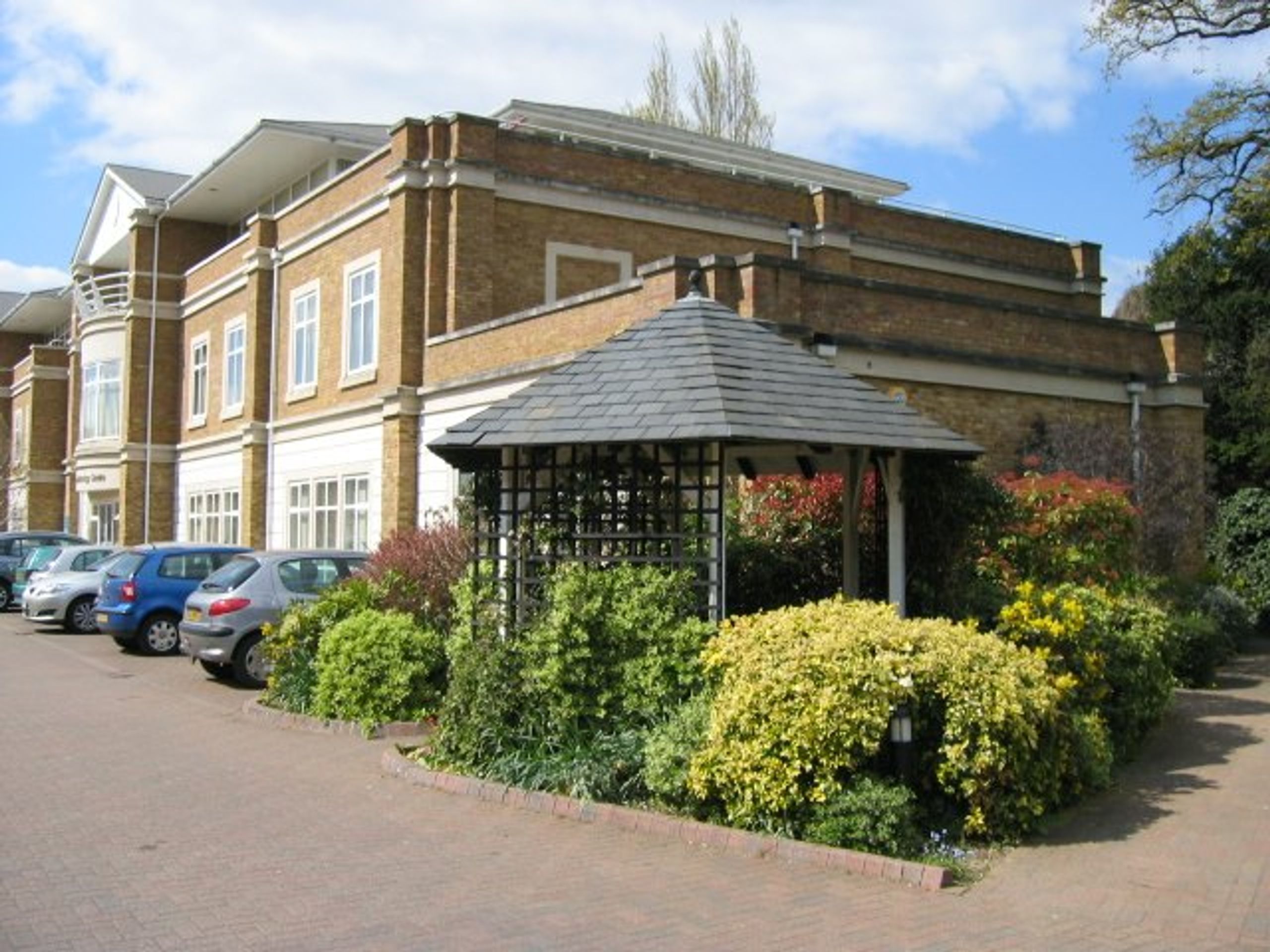 To Let 14 Castle Mews, Hampton PropList