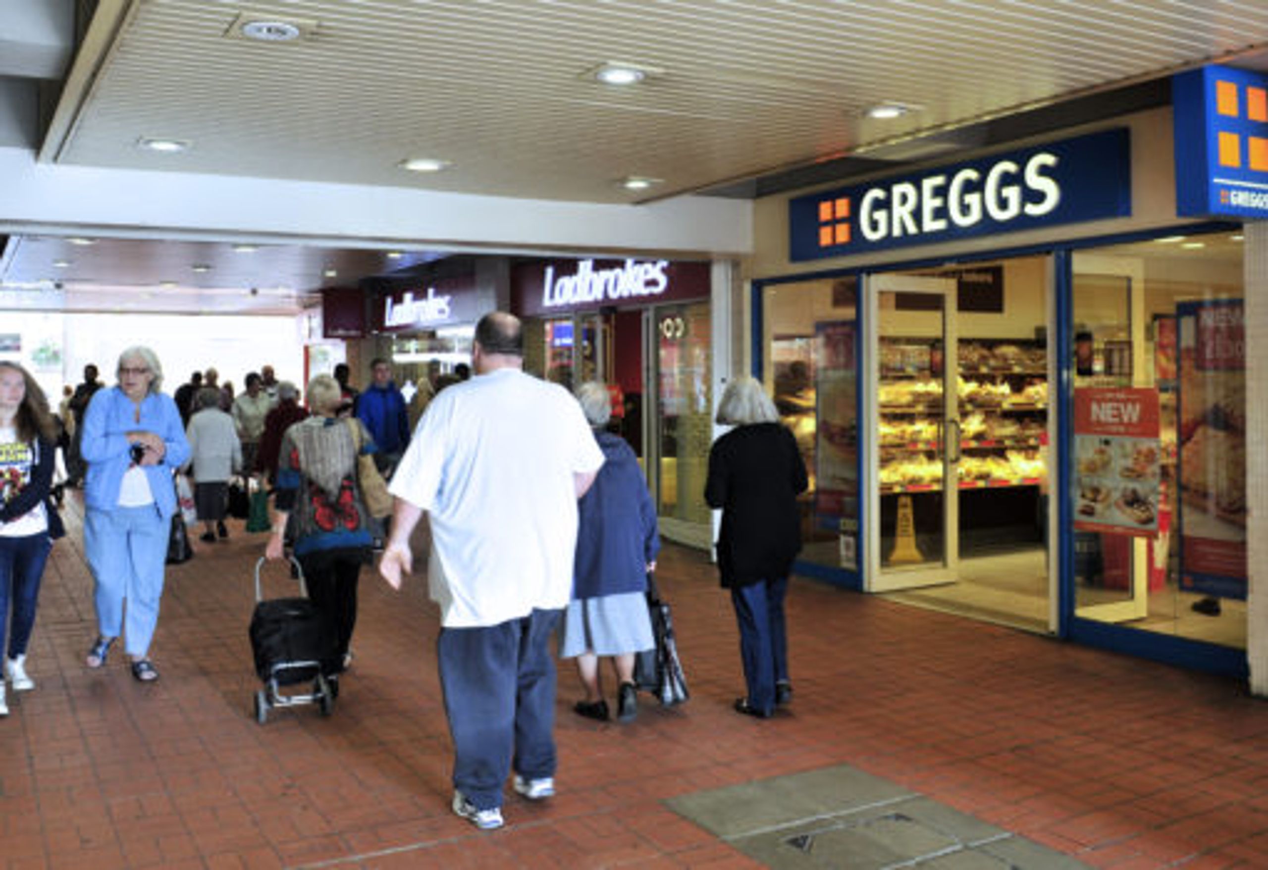 To Let 36/38 Staveleigh Mall, The Ladysmith Shopping Centre, Ashton