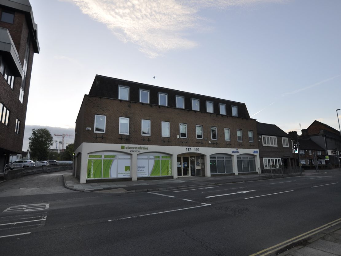 Midland House, 117-119 High Street, Crawley, RH10 1DD