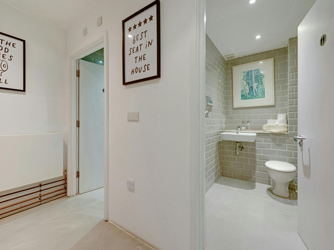 Studio 3, The Courtyard, 100 Villiers Road, Willesden, NW2 5PJ