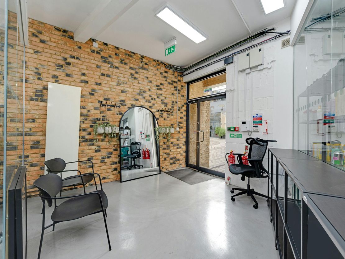 Studio 3, The Courtyard, 100 Villiers Road, Willesden, NW2 5PJ