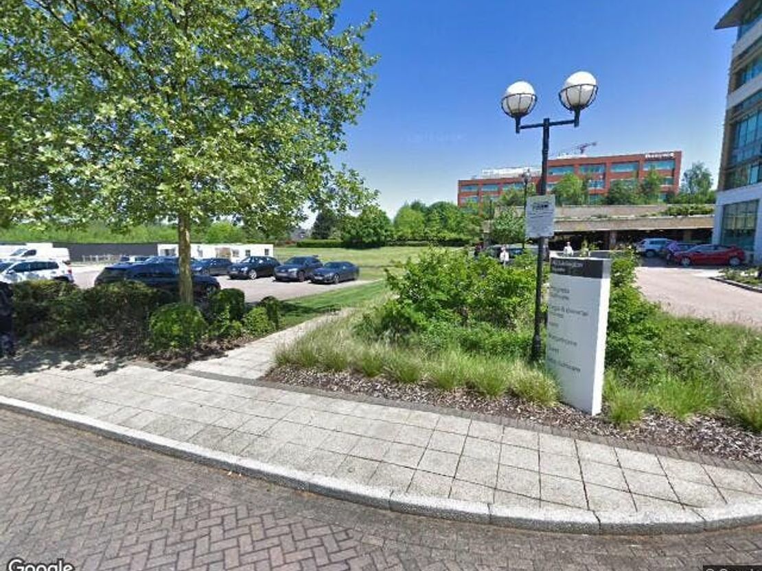 4 Arlington Square, Bracknell, Bracknell, RG12 1WA