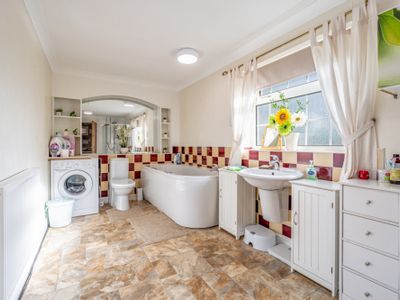 Property Image for Poplar Farm Caravan Park and Restaurant | Chapel Lane | Addlethorpe | Skegness | Lincolnshire | PE24 4TG