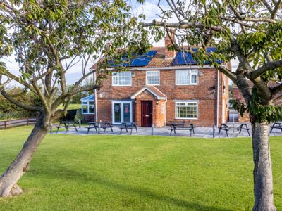 Property Image for Poplar Farm Caravan Park and Restaurant | Chapel Lane | Addlethorpe | Skegness | Lincolnshire | PE24 4TG