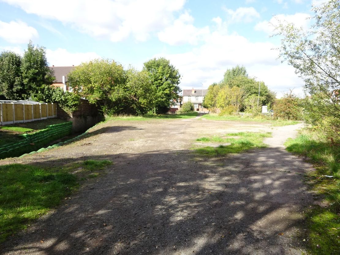 Burton Rd, Gedling, Nottingham NG4 2QF