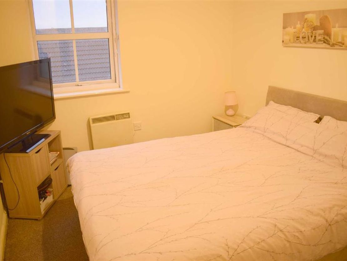 Rawlyn Close, Chafford Hundred, Essex, RM16