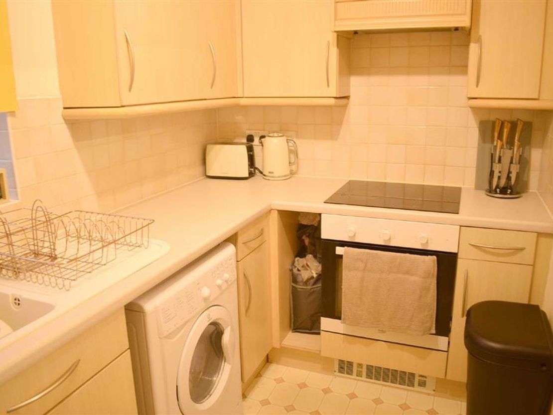Rawlyn Close, Chafford Hundred, Essex, RM16