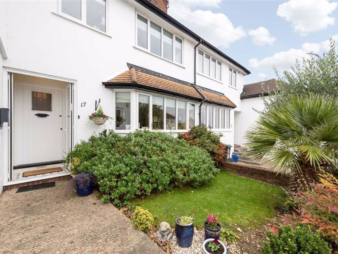Roundmead Close, Loughton, Essex, IG10