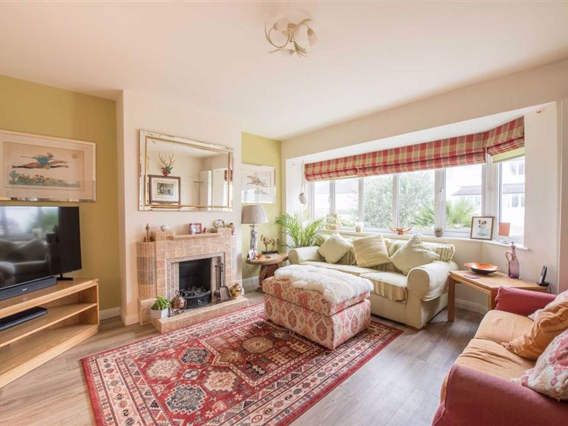 Roundmead Close, Loughton, Essex, IG10