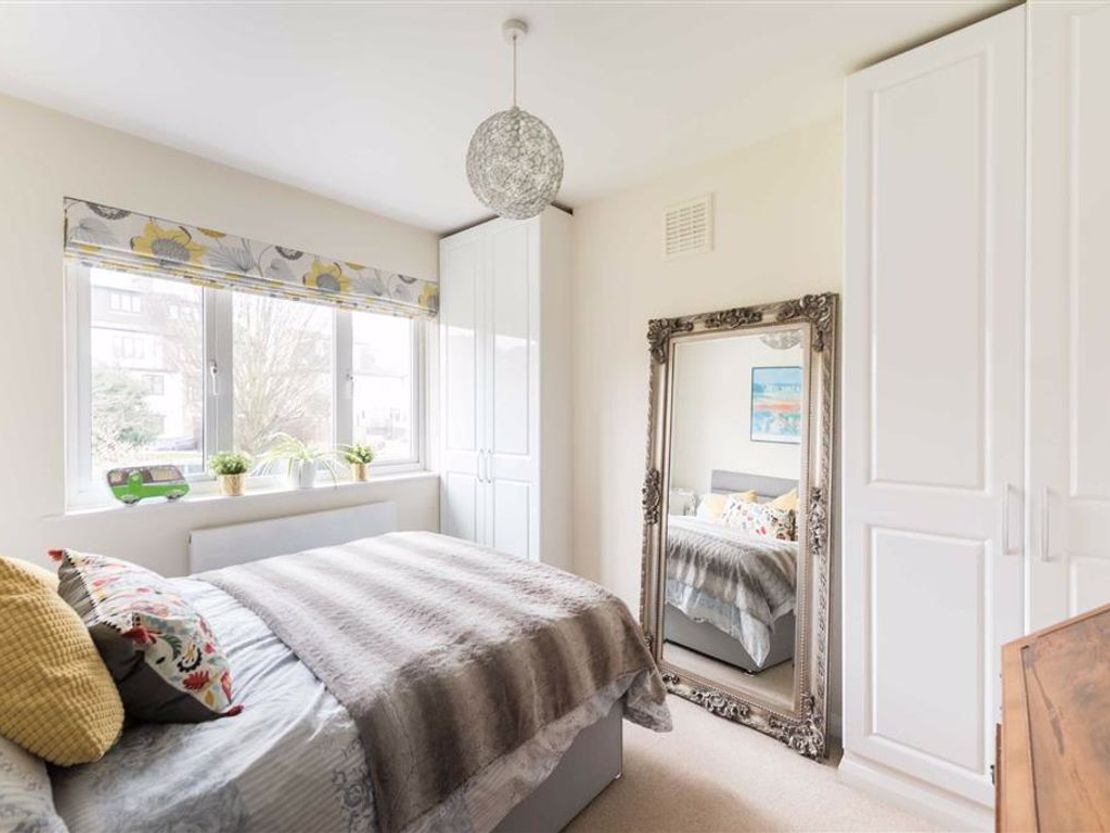 Roundmead Close, Loughton, Essex, IG10