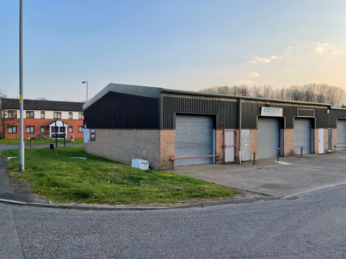 To Let 12 Wassage Way, Hampton Lovett, Droitwich, Worcestershire, WR9