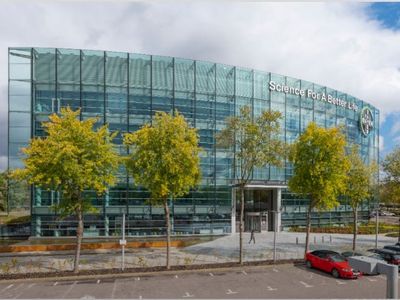 Property Image for 400 South Oak Way, Reading, RG2 6AD