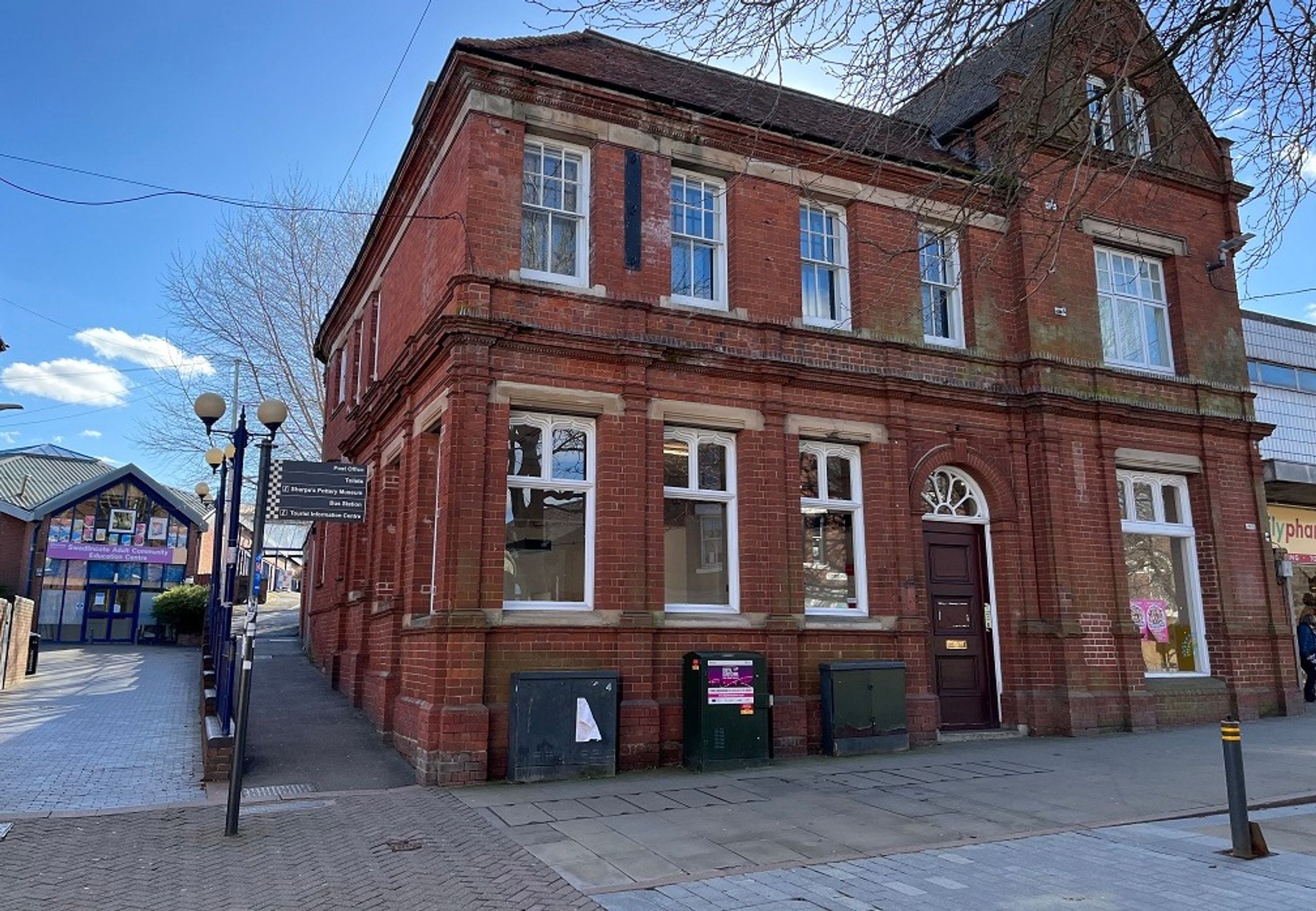 To Let 4 High Street, Swadlincote, Derbyshire, DE11 8HY PropList