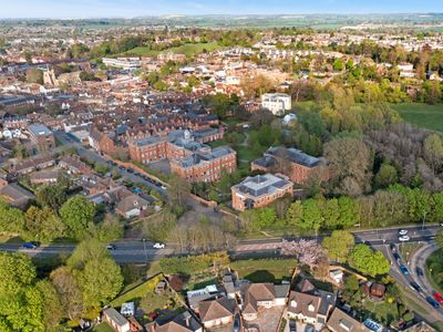 Property Image for Pease House, The Priory, Tilehouse Street, Hitchin, Hertfordshire, SG5 2DW
