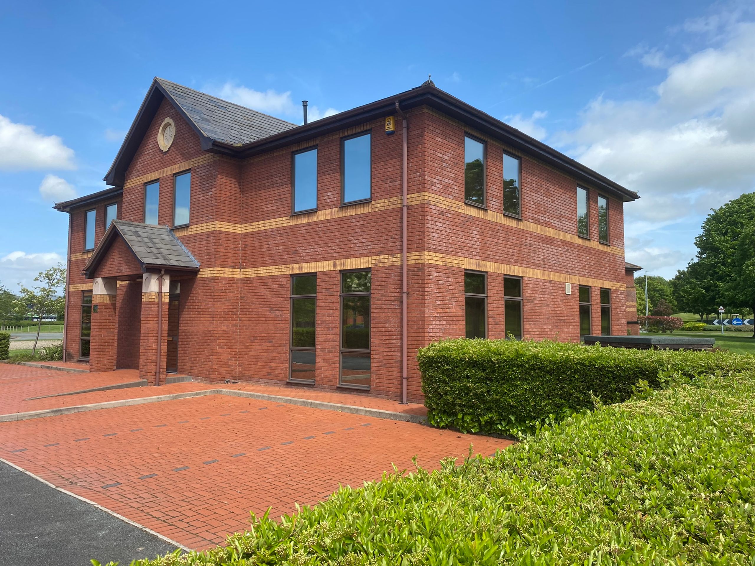 To Let Kingfisher House, Sandpiper Court, Chester Business Park