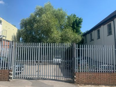Property Image for Unit 1 & 1a Penns Road, Petersfield, GU32 2EW
