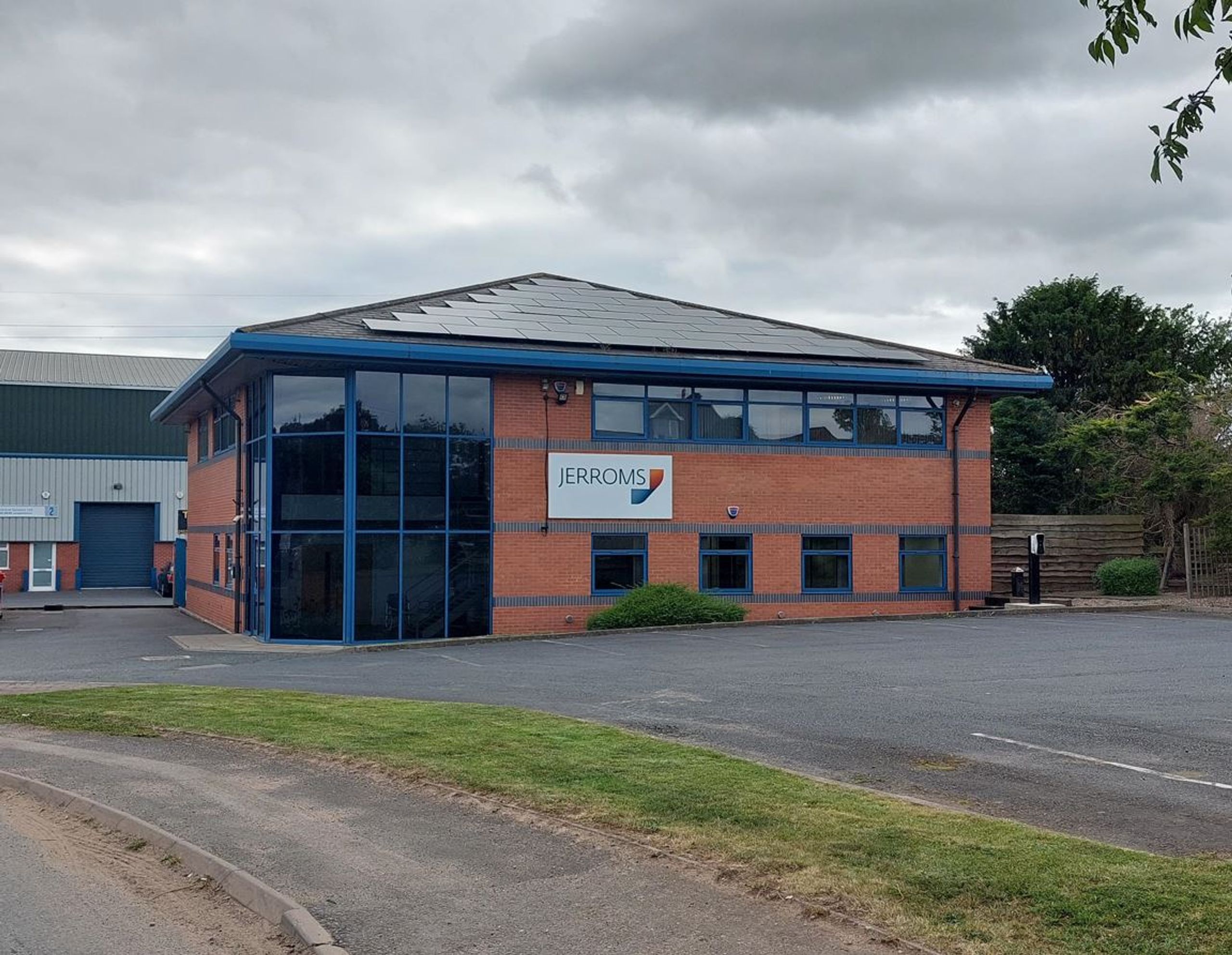 For Sale Five Mile House, 128 Hanbury Road, Stoke Prior, Bromsgrove