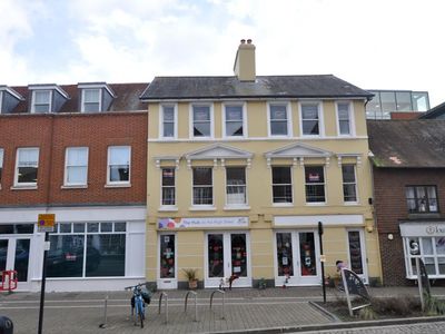 Property Image for 31-33, High Street, Crawley, West Sussex, RH10 1HS