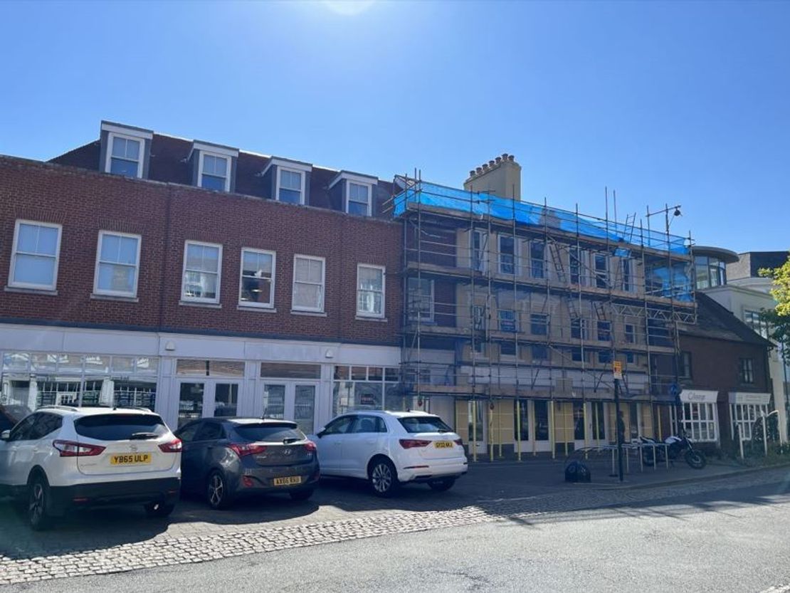 35b, High Street, Crawley, West Sussex, RH10 1HS