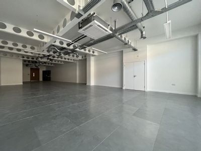 Property Image for 35b, High Street, Crawley, West Sussex, RH10 1HS