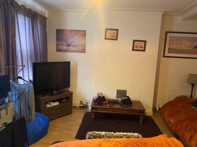 Property Image for 91/91a, Hamlet Court Road, Westcliff On Sea, Essex, SS0 7ES