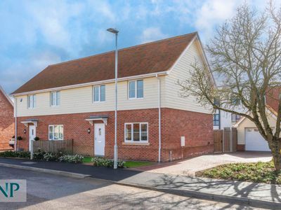Property Image for 4 Coulson Gardens, Bocking