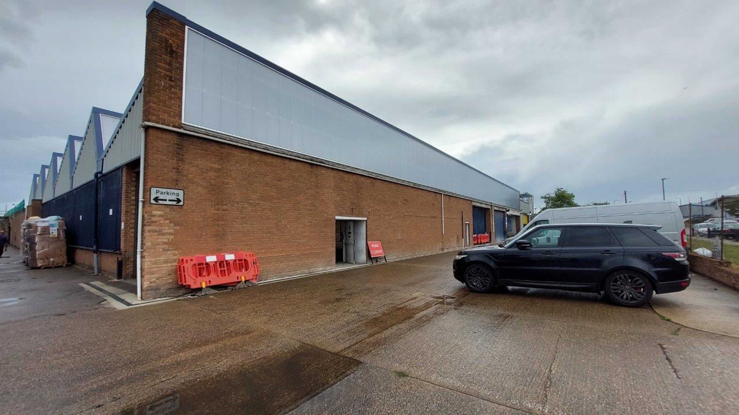 To Let Units 4B & 4C, Luckyn Lane, Pipps Hill Industrial Estate