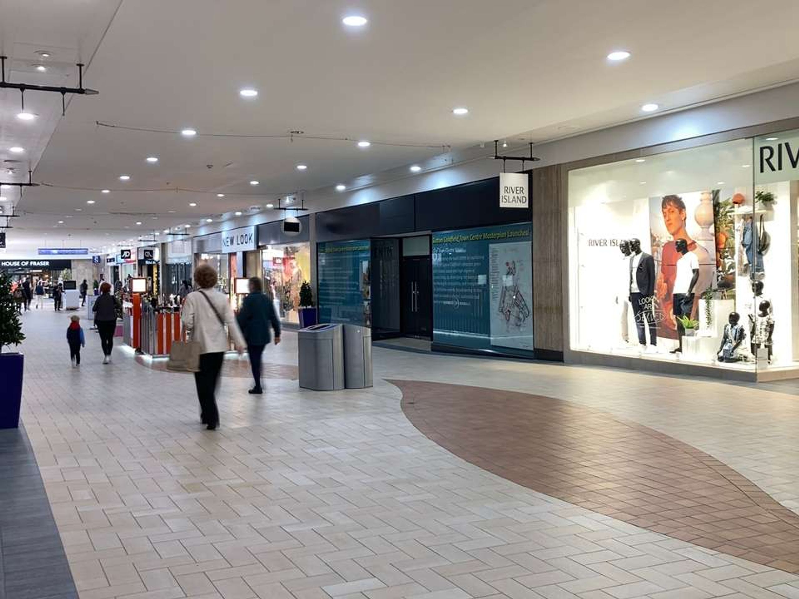 To Let SUTTON COLDFIELD, 152153 Gracechurch Shopping Centre, Sutton