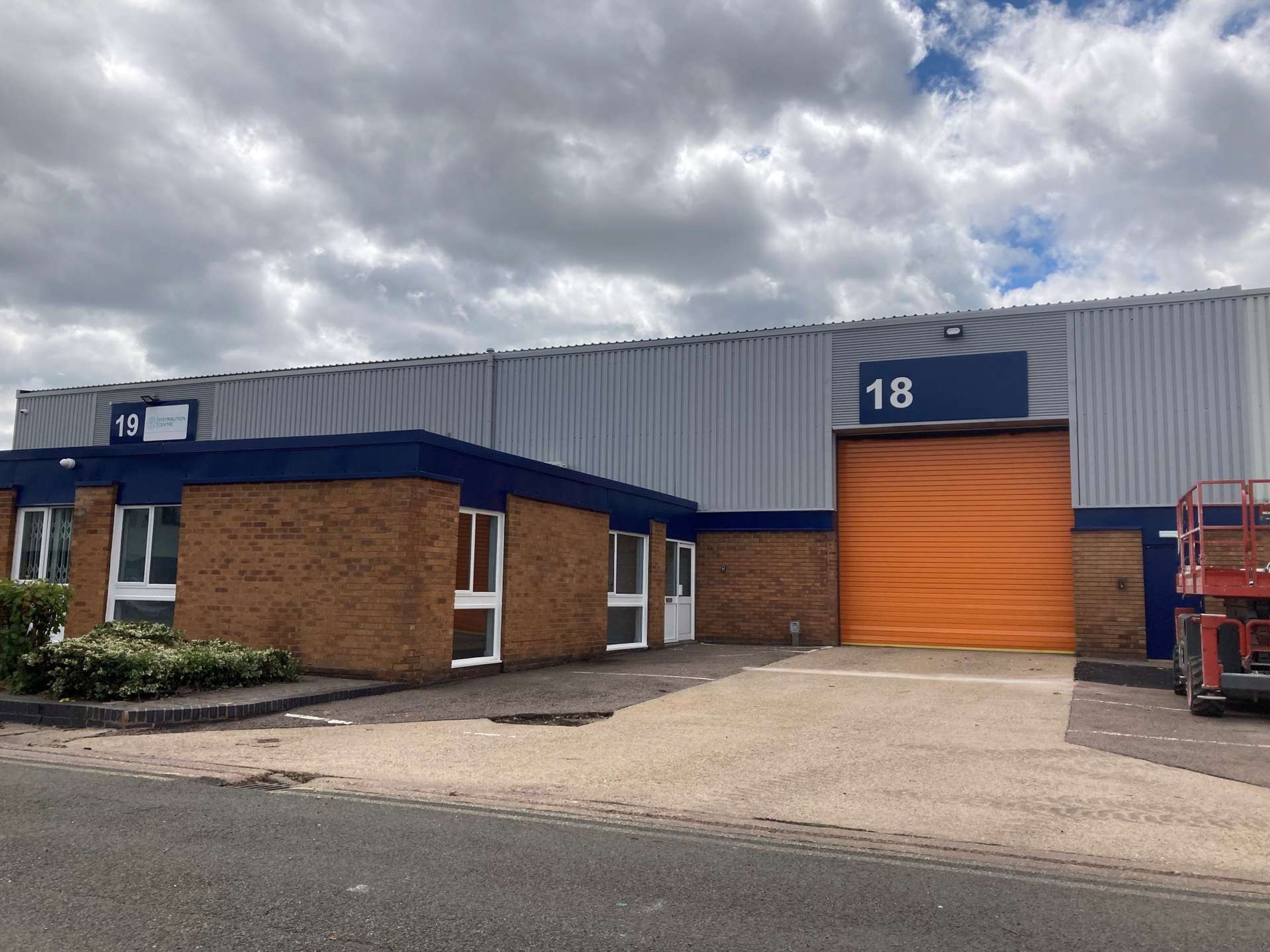 To Let Unit 18, Elmdon Trading Estate, Birmingham, B37 7HE PropList