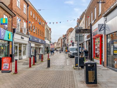 Property Image for 45 Stodman Street | Newark upon Trent| Nottinghamshire | NG24 1AW