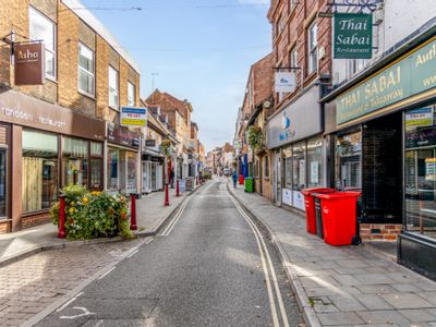 Property Image for 45 Stodman Street | Newark upon Trent| Nottinghamshire | NG24 1AW