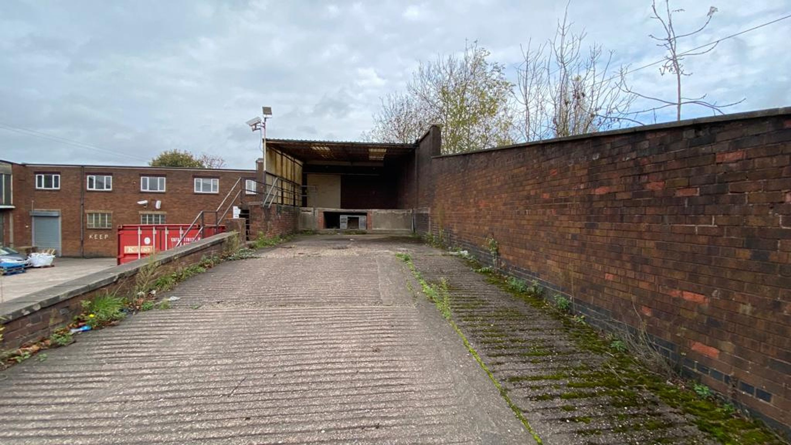 To Let Unit 4 Chase Road Industrial Estate, Brownhills, Walsall, WS8