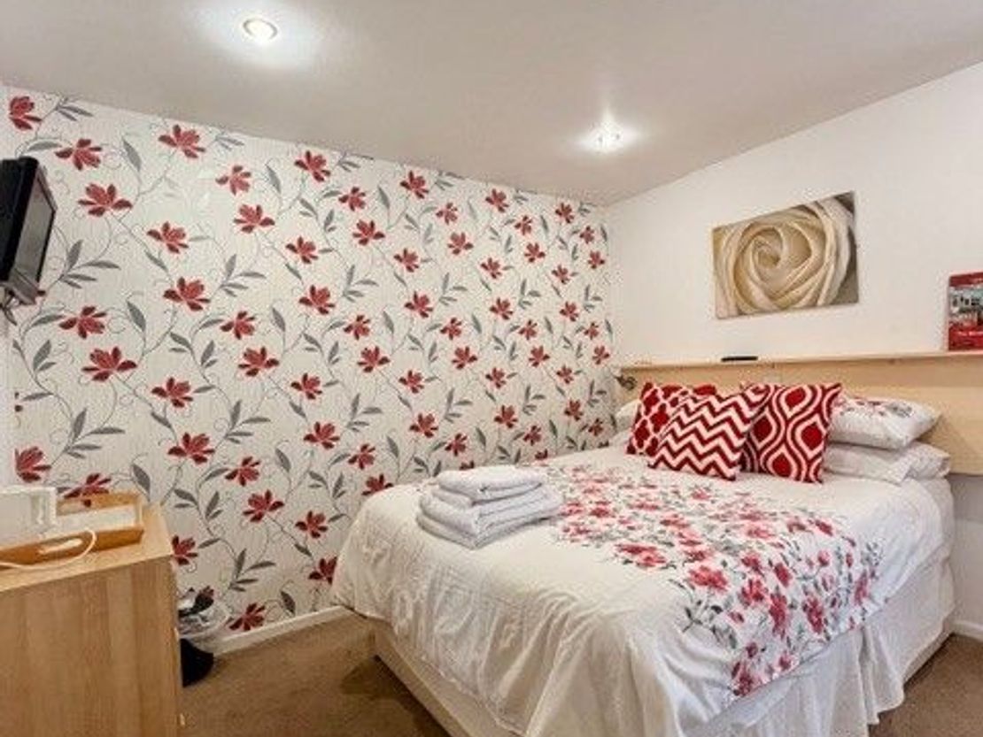Beverley Hotel, 26 St Chads Road, Blackpool, FY1