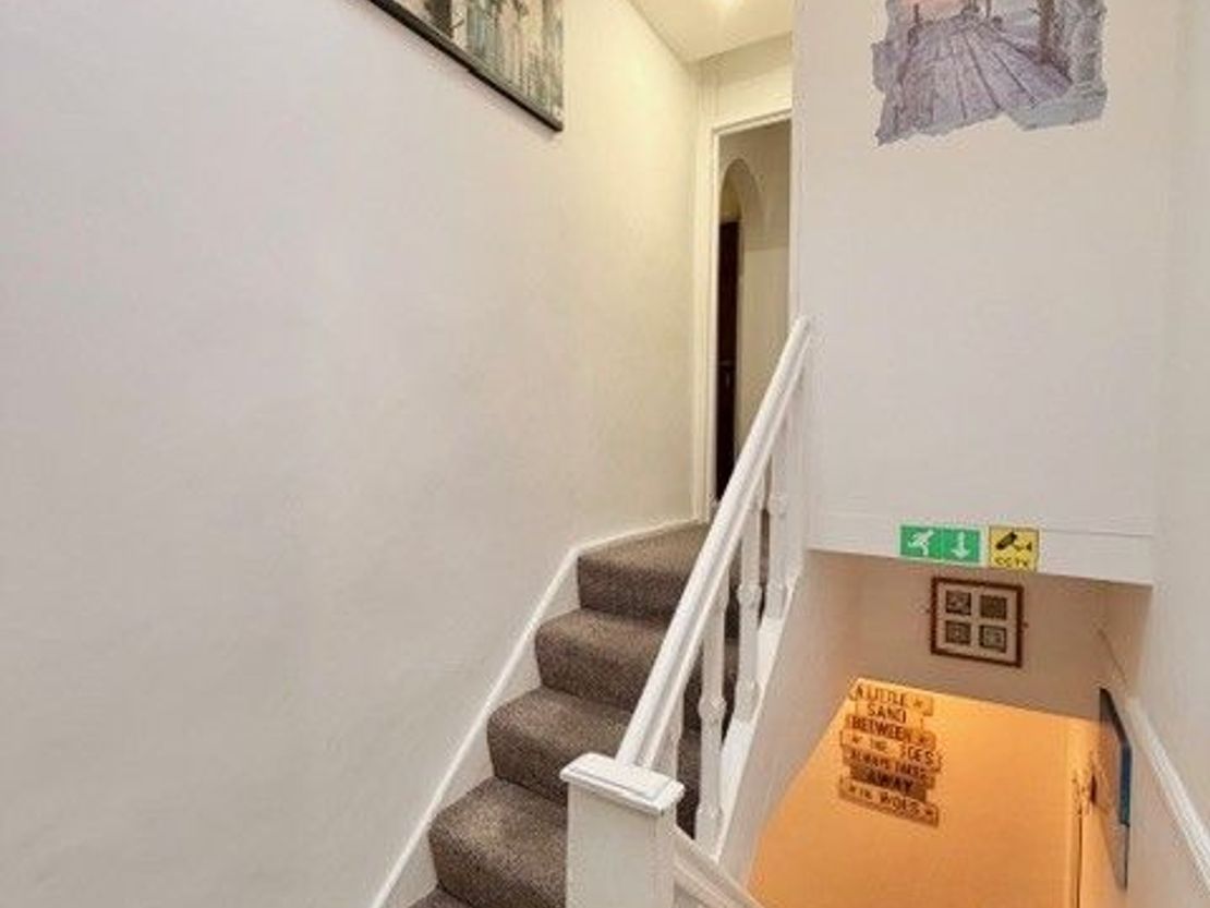 Beverley Hotel, 26 St Chads Road, Blackpool, FY1
