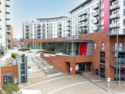 Property Image for Centenary Quay, Centenary Plaza, Southampton, Hampshire, SO19 9UE