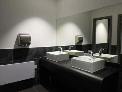 Property Image for 1 Sterling Court, Leeds, WF3 1EL