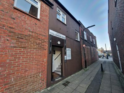 Property Image for 113A London Road, Waterlooville, PO7 7DZ