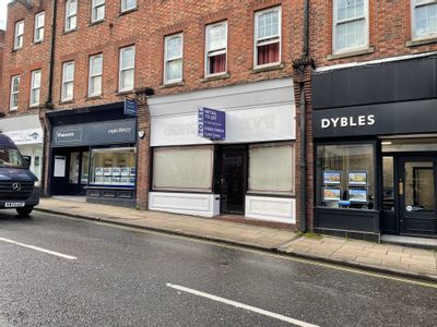 Property Image for Unit 3, Black Swan Buildings, Southgate Street, Winchester, Hampshire, SO23 9DT