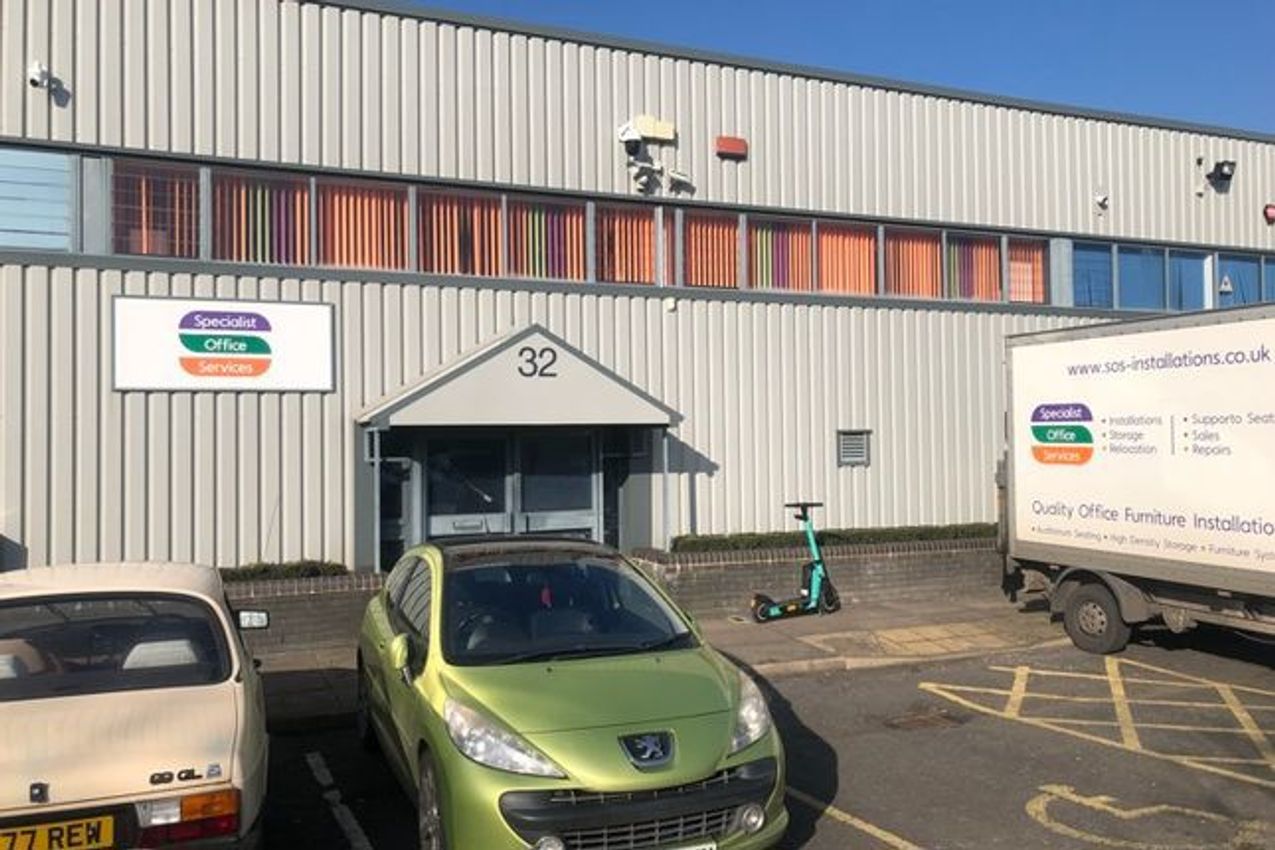 To Let 32 Heathfield, Stacey Bushes, Milton Keynes, Buckinghamshire