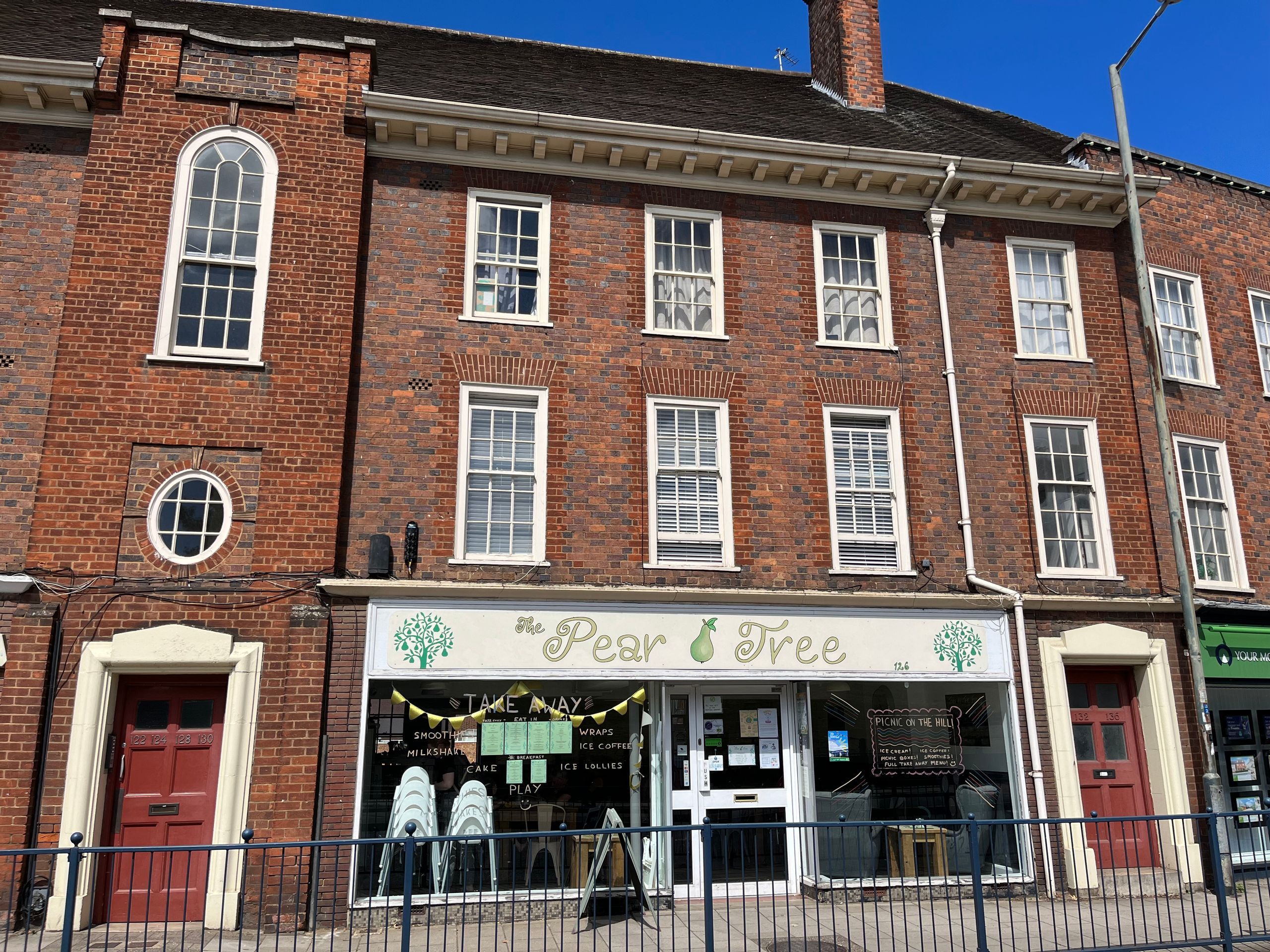 To Let 126 Queen Street, Hitchin, Hertfordshire, SG4 9TH PropList