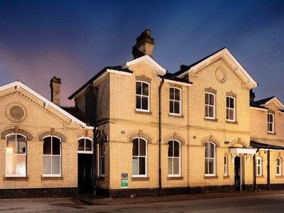 Property Image for Retford Railway Station, Station House, Station Road, Retford, Nottinghamshire, DN22 7DE