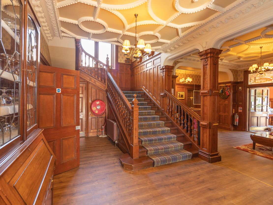Mansfield Castle Hotel And Morangie House Hotel, Morangie Road, Tain, Highland, IV19 1PY