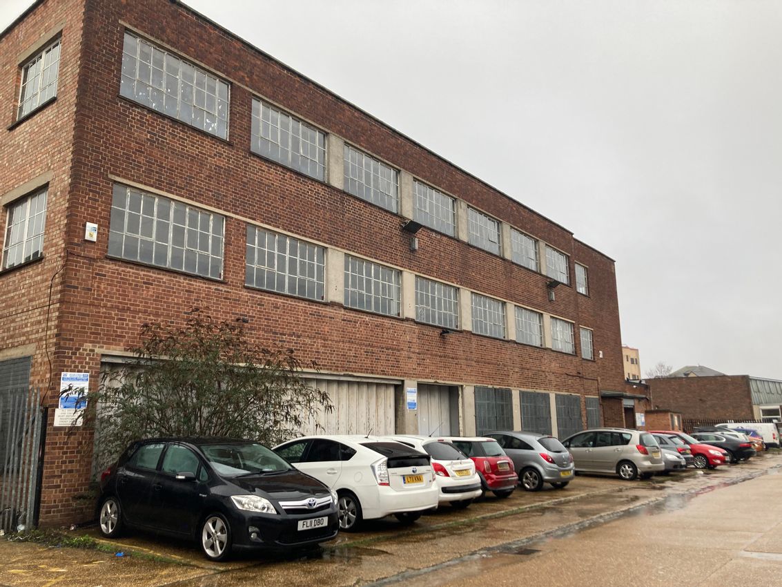 To Let Bridge Close, Romford, RM7 0AU PropList