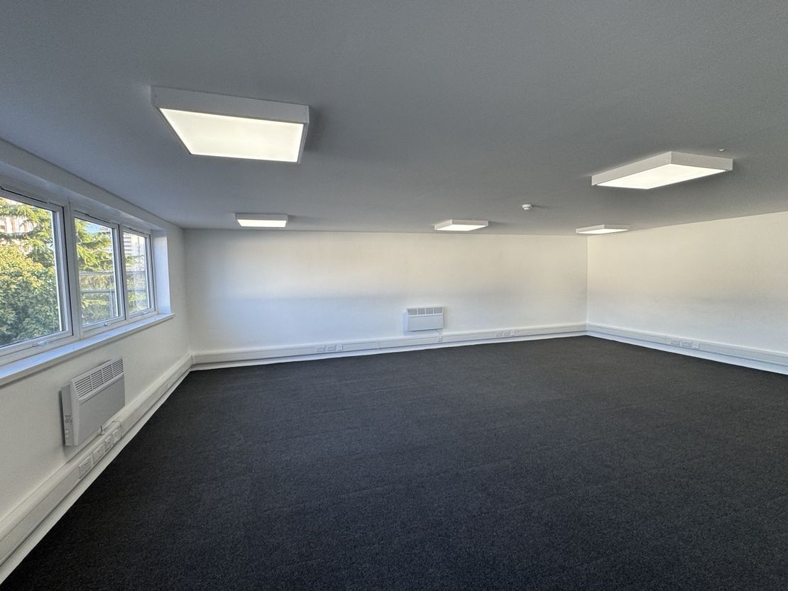 Unit 8 Thistlebrook Industrial Estate, Eynsham Drive, Abbey Wood, London, SE2 9RB
