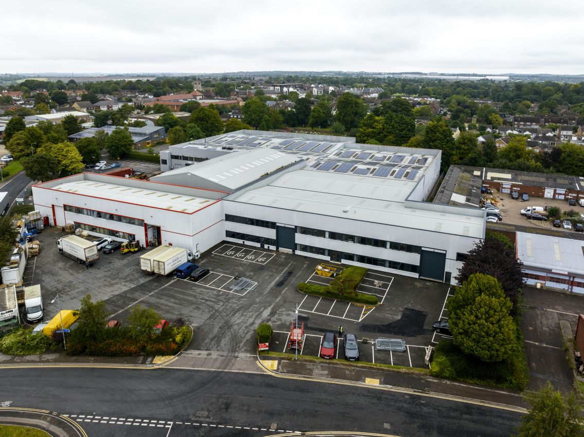 To Let Units D&E Townsend Industrial Estate, Portland Close, Dunstable