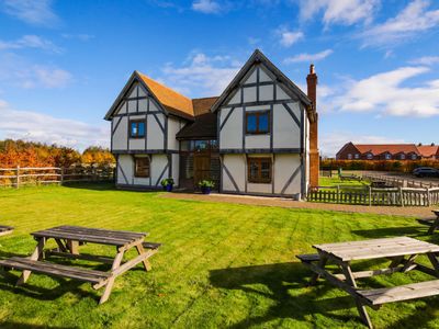 Property Image for The Farmhouse, Abingdon Road, Steventon, Oxfordshire, OX13 6RW