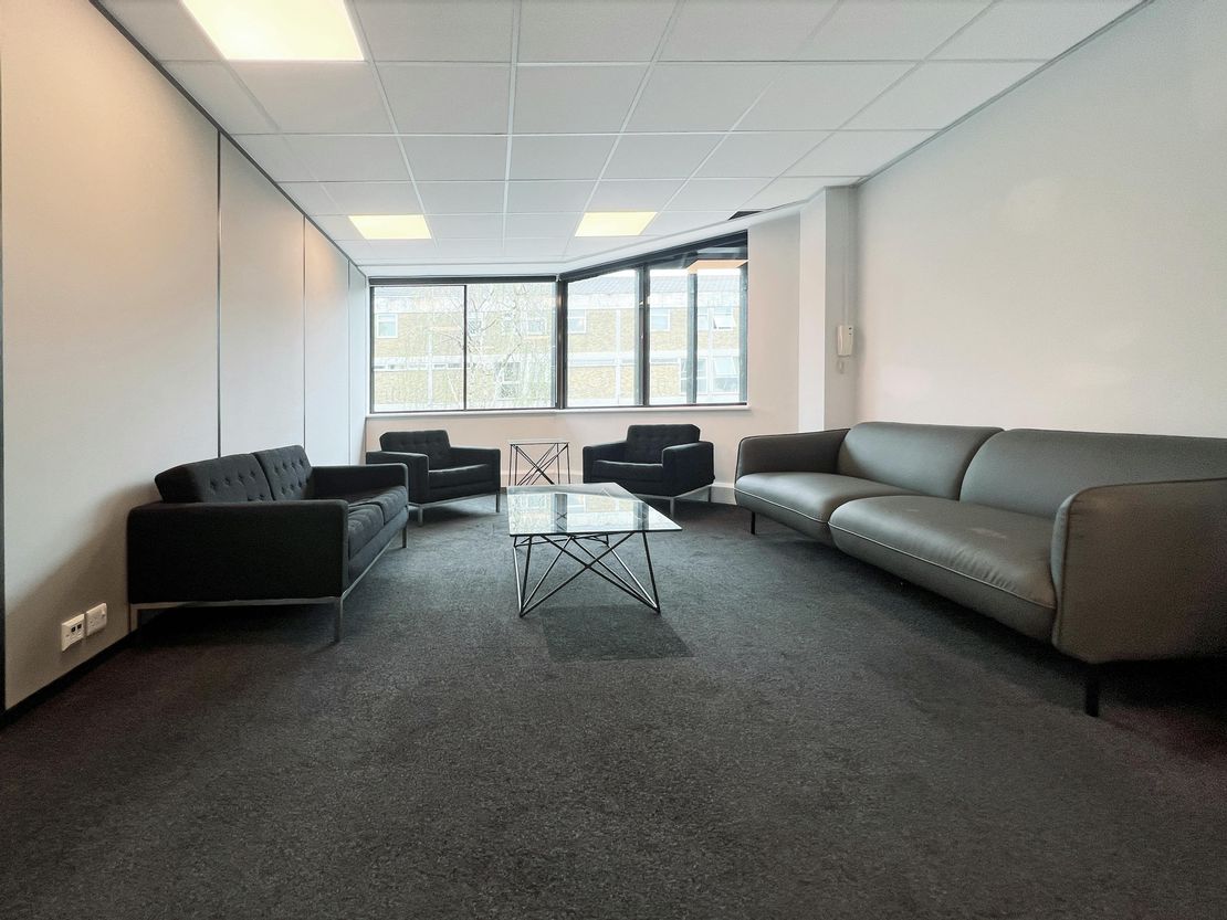 First Floor Pathtrace House, 91-93 High Street, Banstead, SM7 2NL