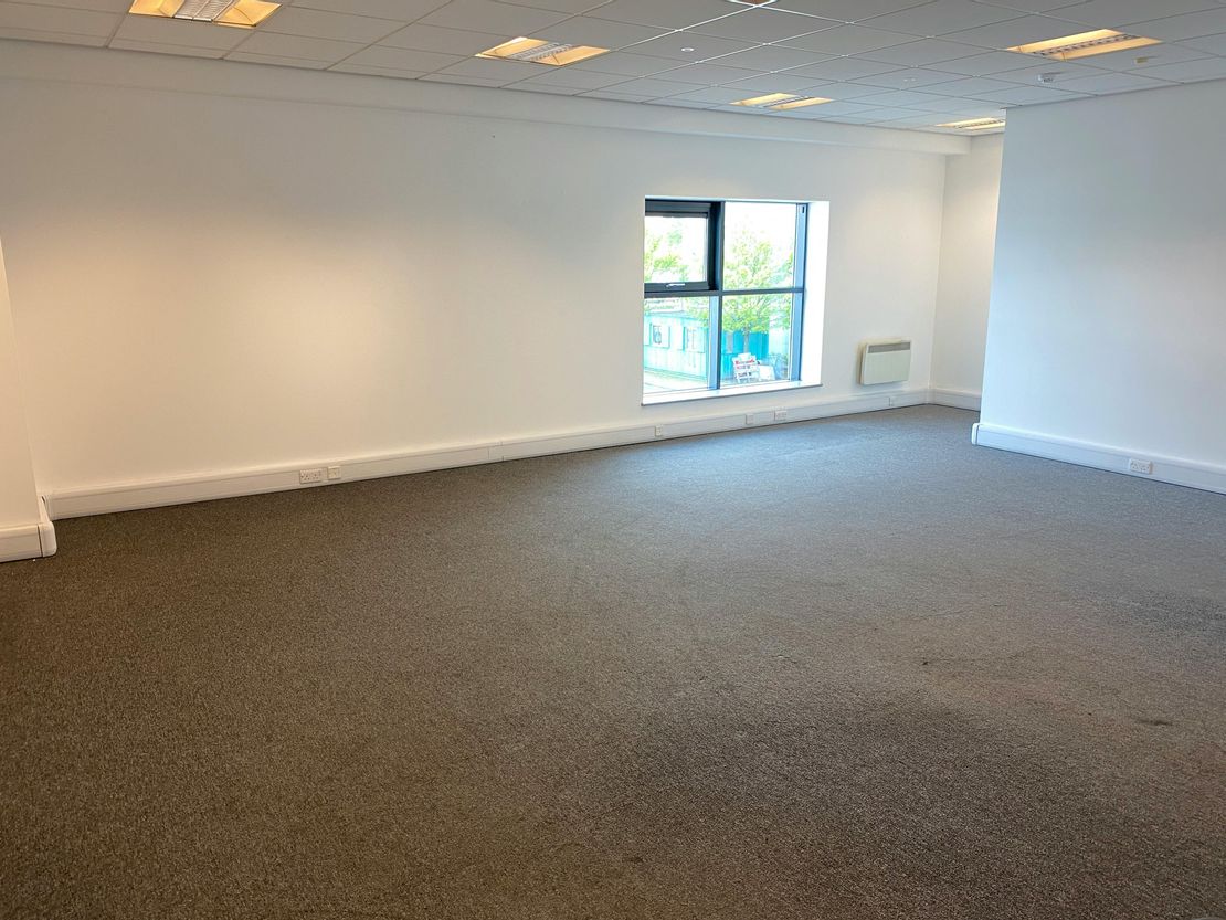 Unit 1 Thurrock Trade Park, Oliver Road, West Thurrock, RM20 3ED